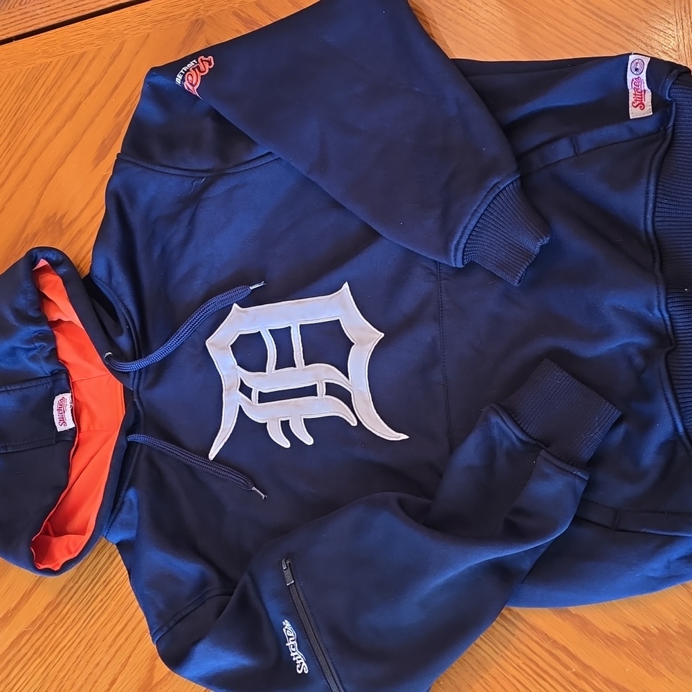 Detroit Tigers sweatshirt